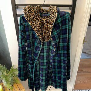 Sleep Studio Plaid Fleece Robe w/ Leopard Print Lining – Cozy Hooded Robe (Large